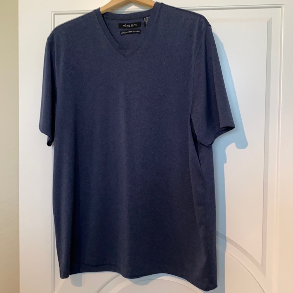 Axist Men’s V Neck T-Shirt